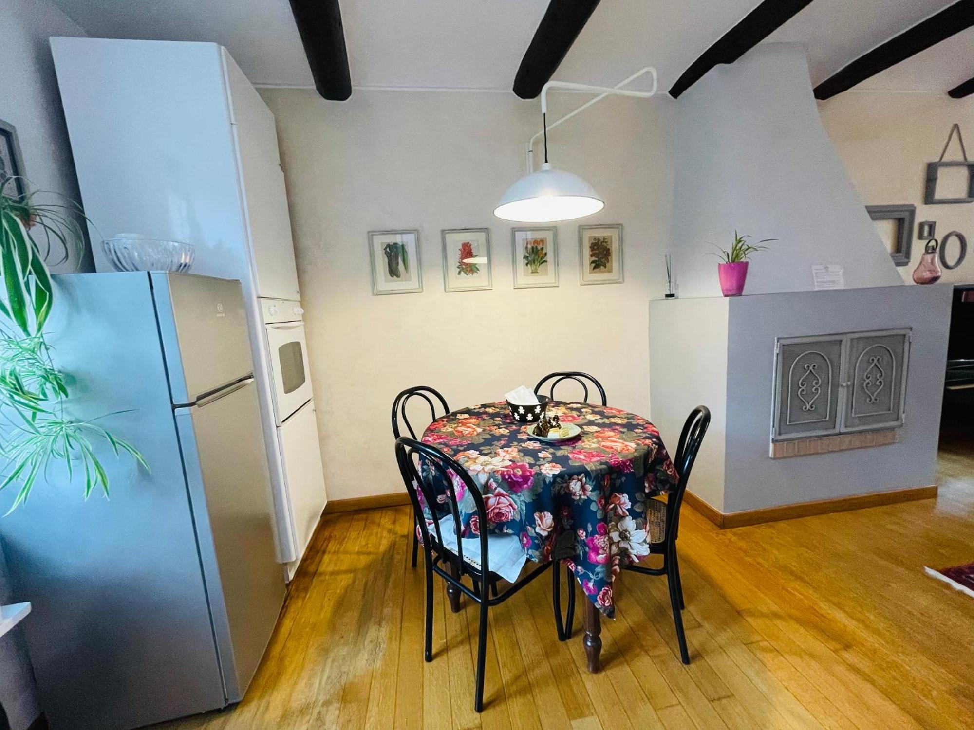 Casa Caroli, Charme E Comfort Nel Cuore Di Alba Exteriér fotografie