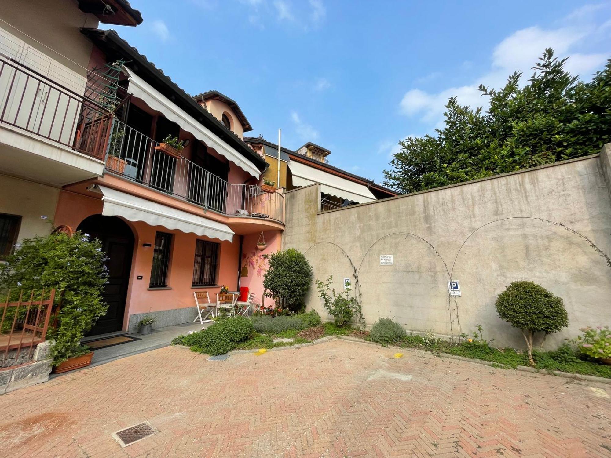 Casa Caroli, Charme E Comfort Nel Cuore Di Alba Exteriér fotografie