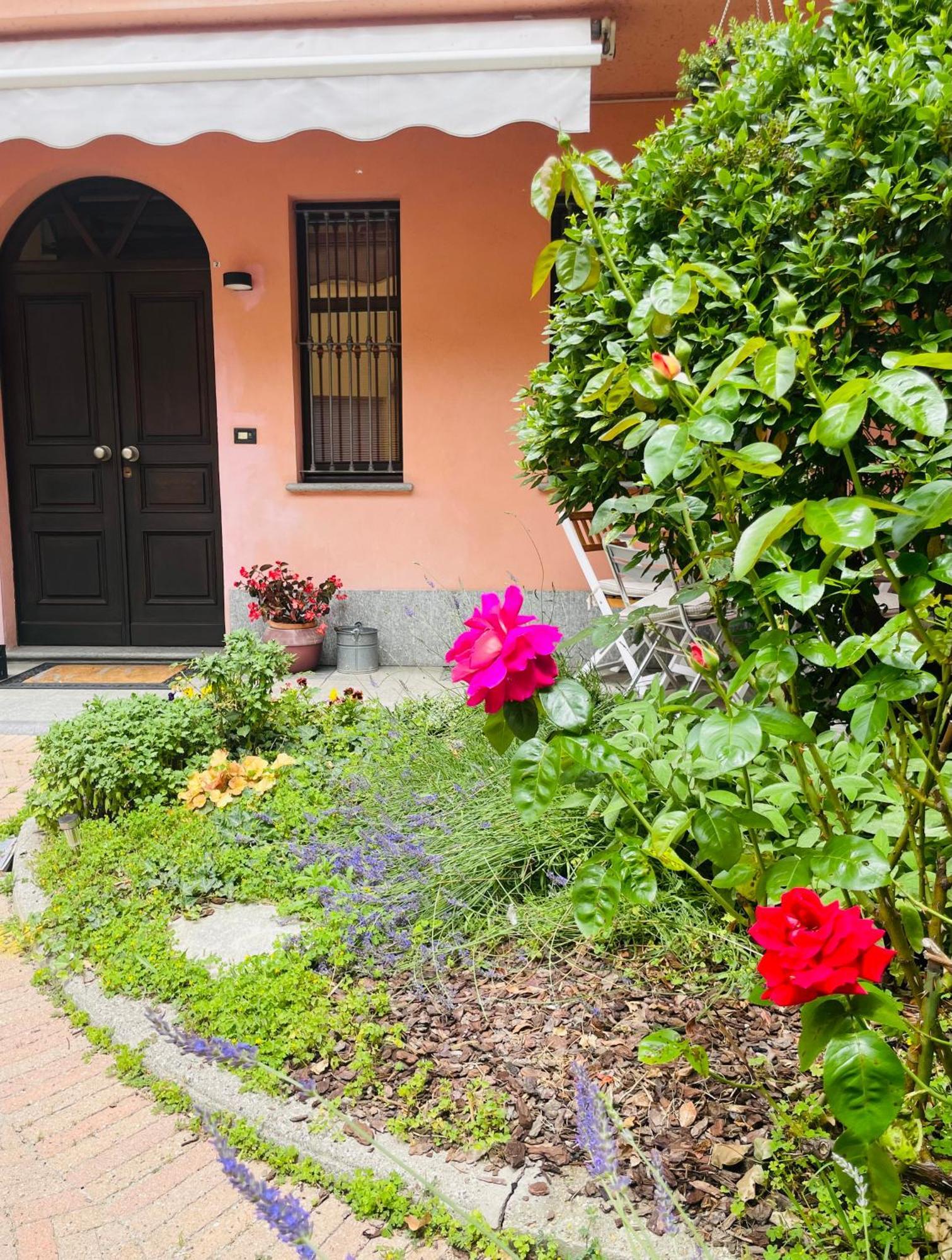 Casa Caroli, Charme E Comfort Nel Cuore Di Alba Exteriér fotografie
