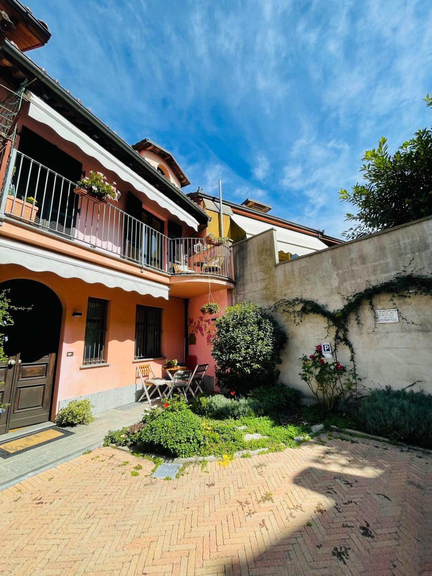 Casa Caroli, Charme E Comfort Nel Cuore Di Alba Exteriér fotografie