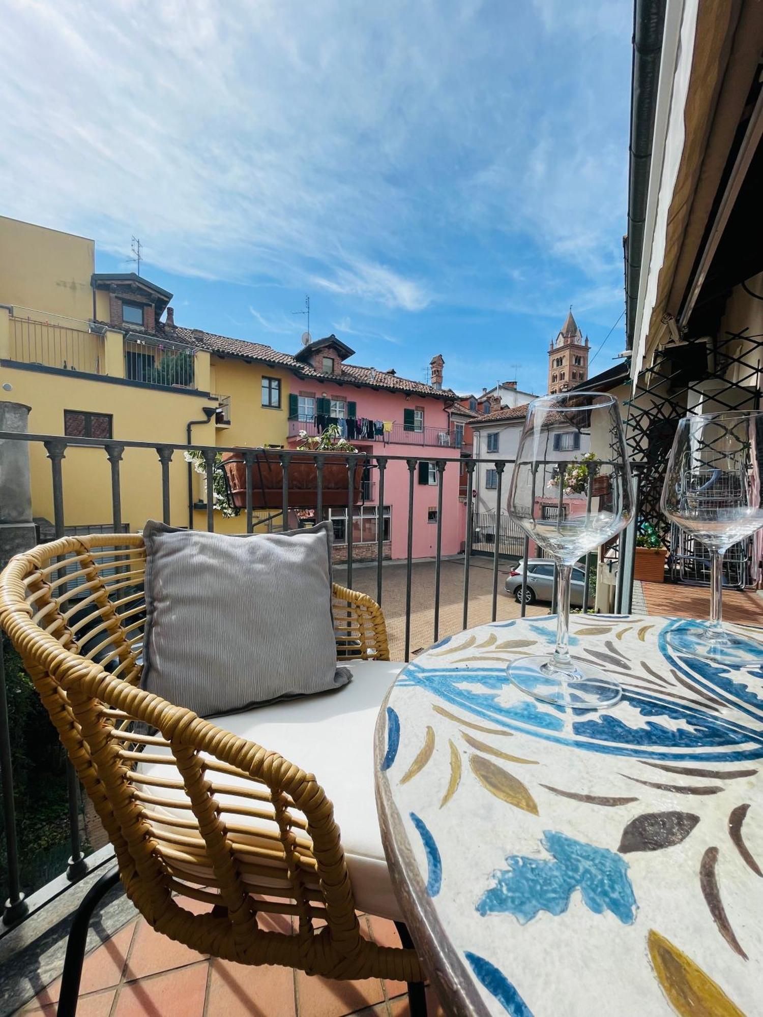 Casa Caroli, Charme E Comfort Nel Cuore Di Alba Exteriér fotografie
