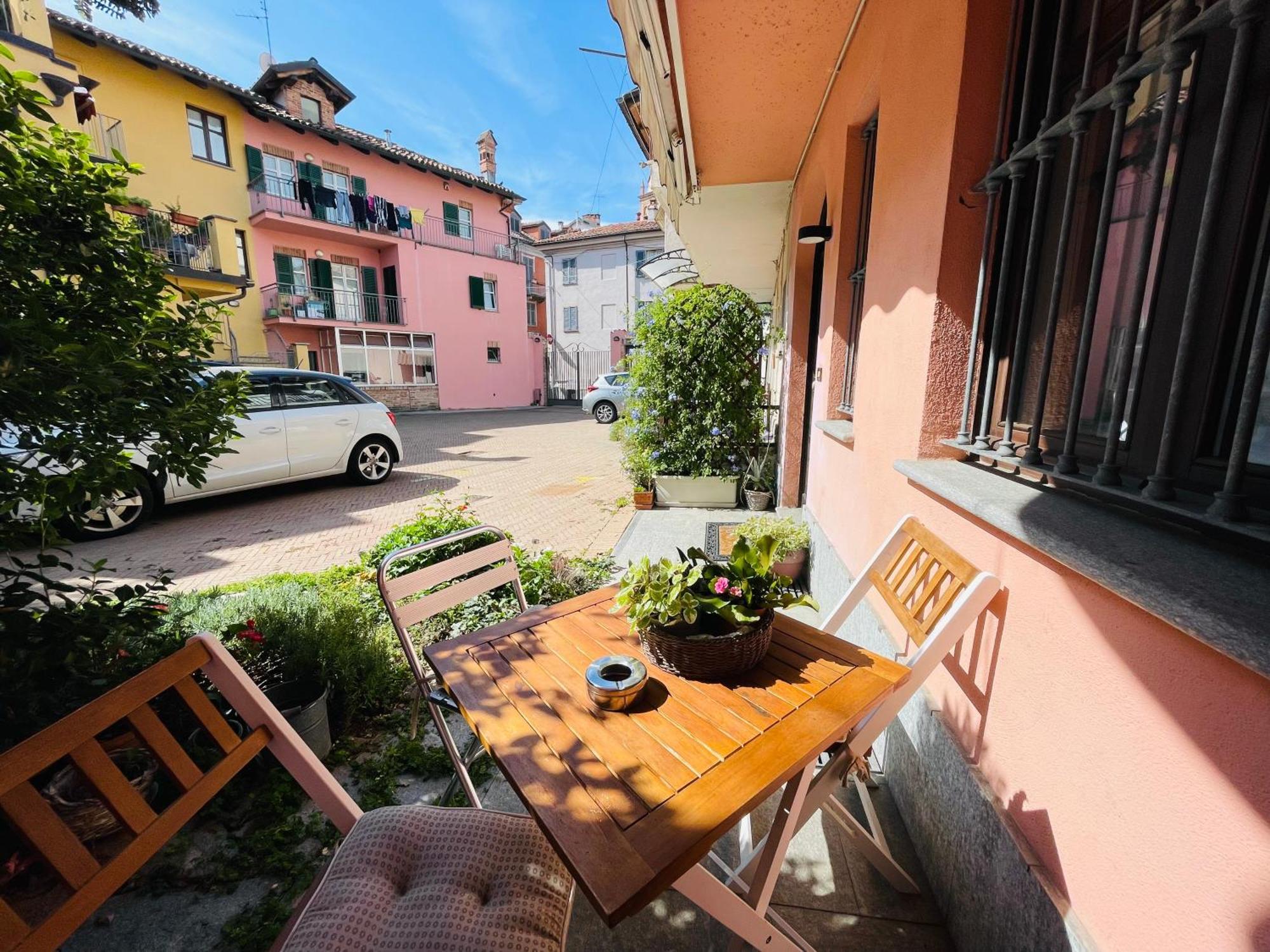 Casa Caroli, Charme E Comfort Nel Cuore Di Alba Exteriér fotografie